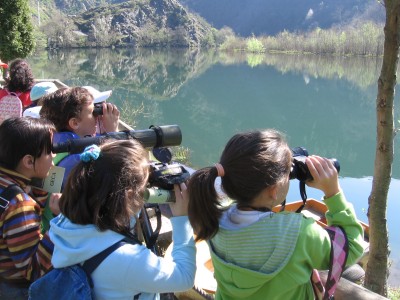 MERA.- Escolares avistando aves en Pilotuerto