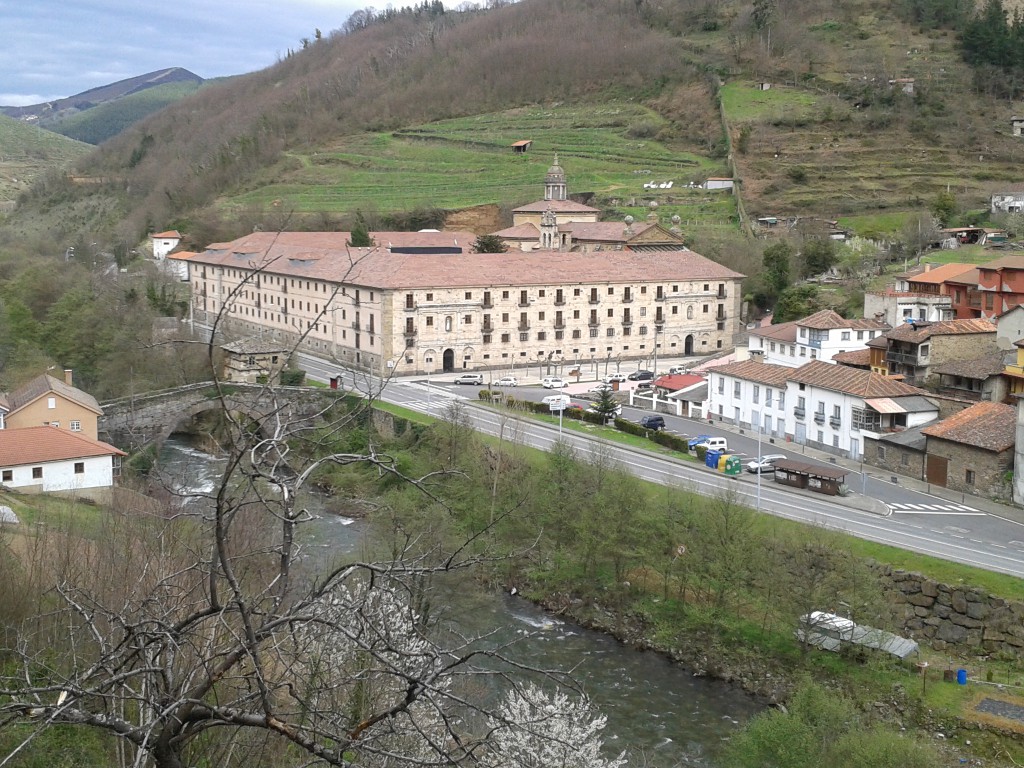 MERA.- Vista del Parador de Corias