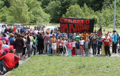 Protesta pro minas en Cerredo