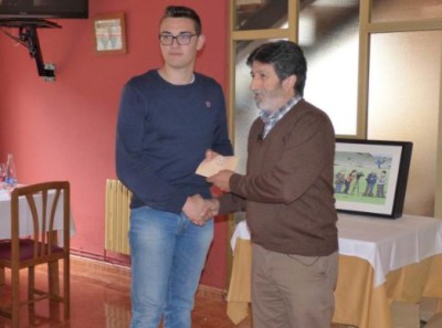 César Álvarez recibe premio de bolo vaqueiro