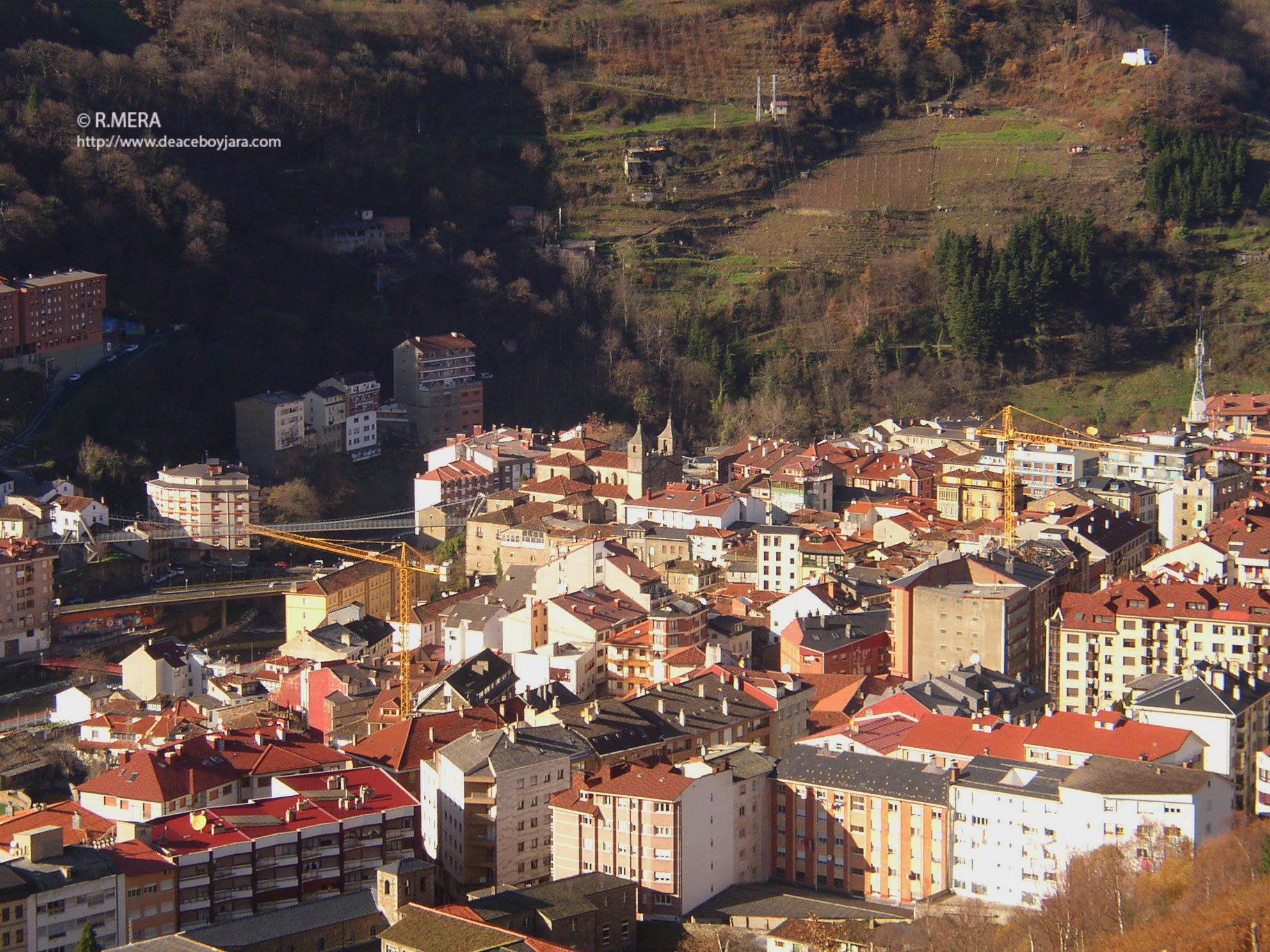 CANGAS DEL NARCEA.- Servicio extraordinario de limpieza urbana