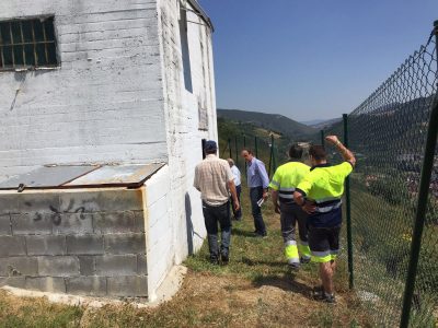 Técnicos en el depósito