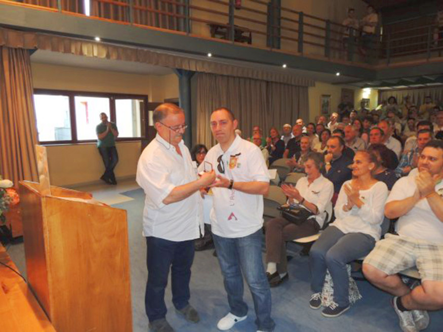 CANGAS DEL NARCEA.- Se entregó la Medalla de Oro de Artesanos