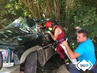 2016.08.11 ACCIDENTE DE TRÁFICO EN CANGAS DEL NARCEA