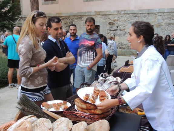 CANGAS DEL NARCEA.- Explosión de calidad y sabores en las empanadas canguesas.