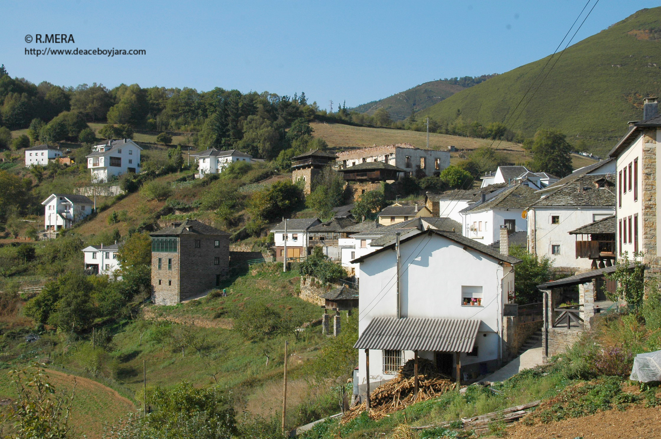 ALLANDE.- Acondicionamiento de caminos en Villaverde