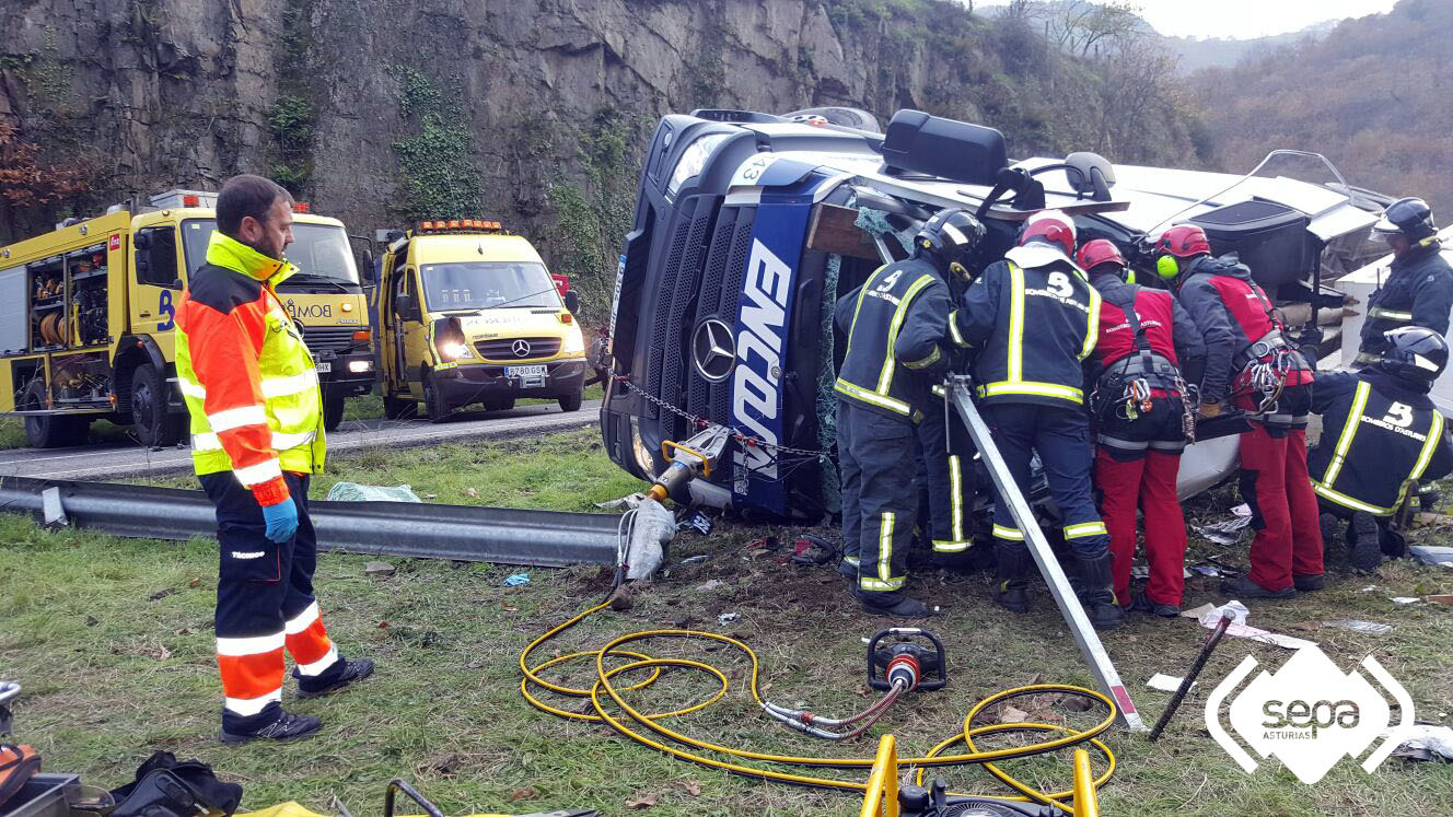 CANGAS DEL NARCEA.- Nuevo accidente en la AS-15