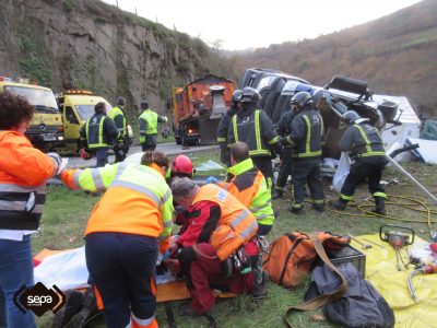 2016-11-29-accidente-de-trafico-en-cangas-del-narcea-8