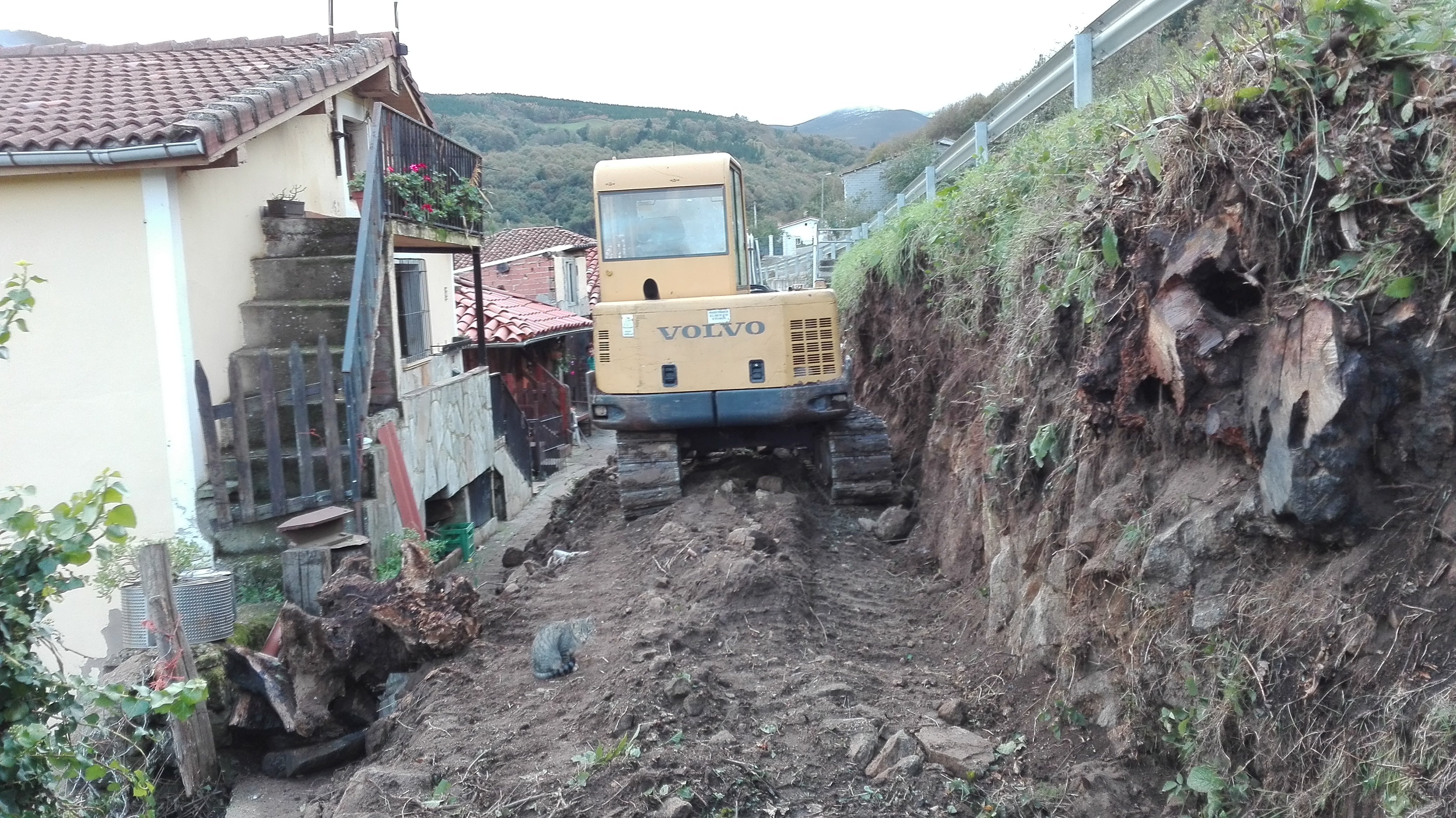 ALLANDE.-Mejora de caminos en Cereceda