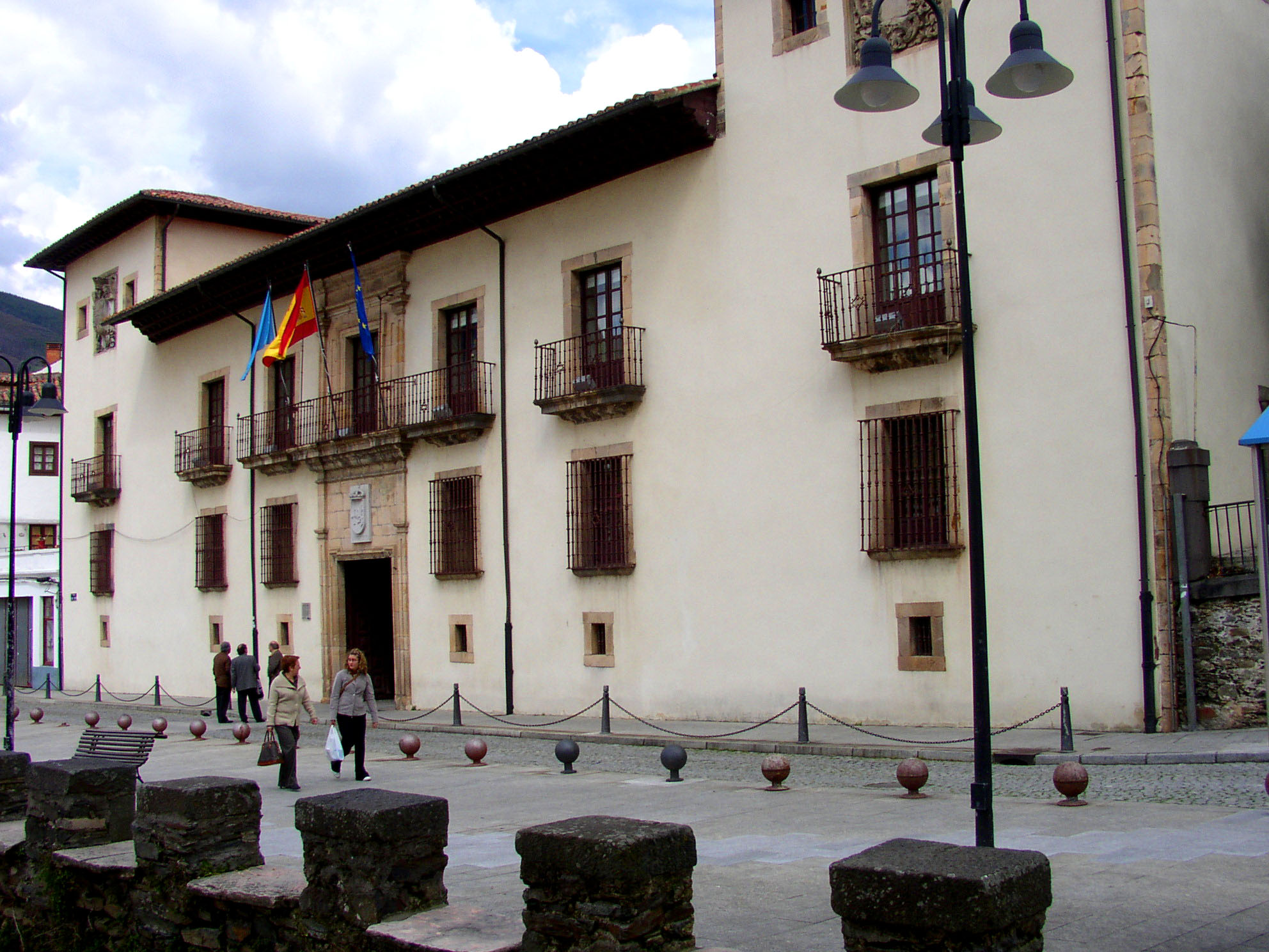 CANGAS DEL NARCEA.- Reordenación urbana en zonas claves del centro