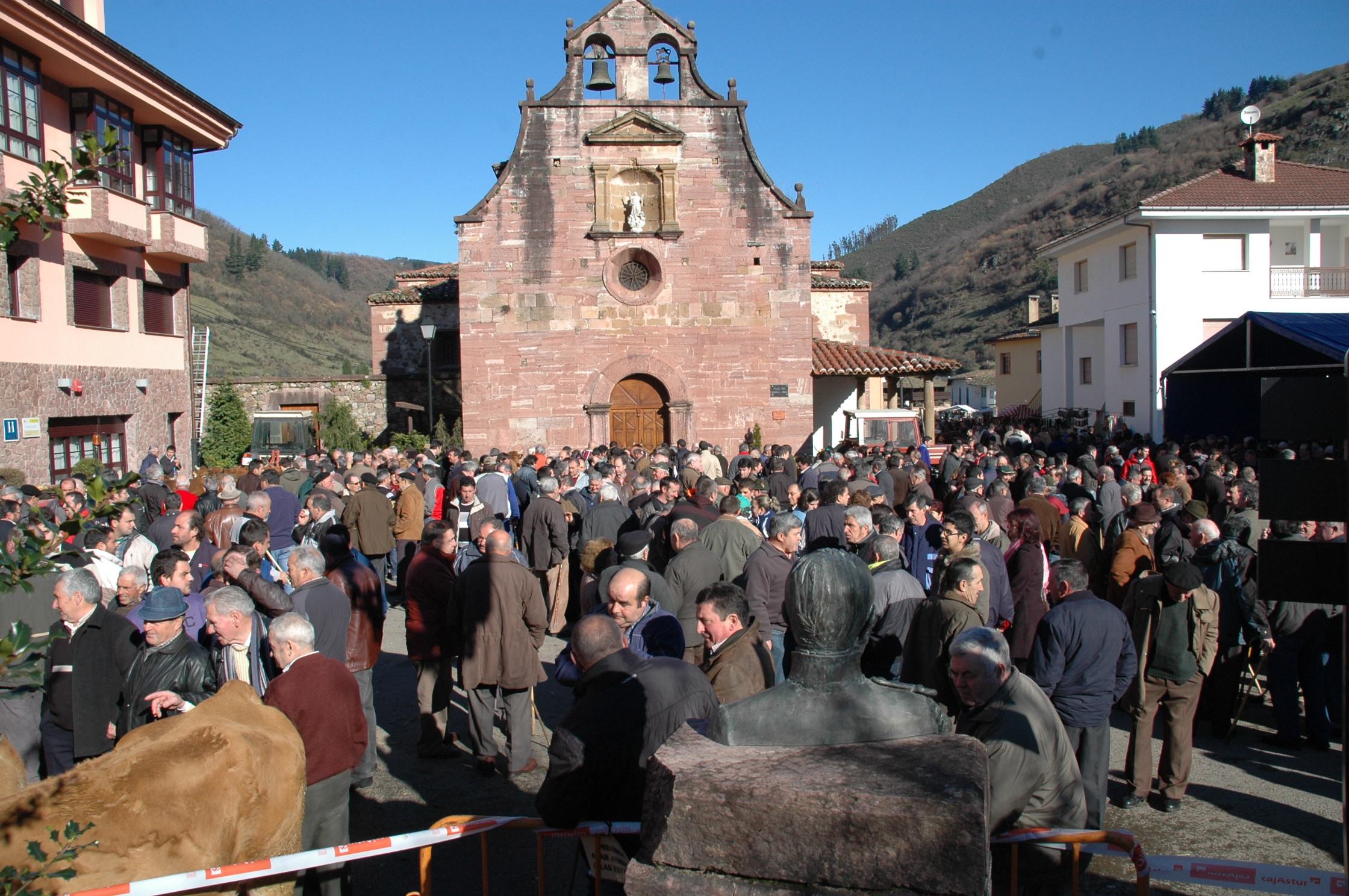 TINEO.- Mañana San Blas en Tuña ,la feria de las naranjas