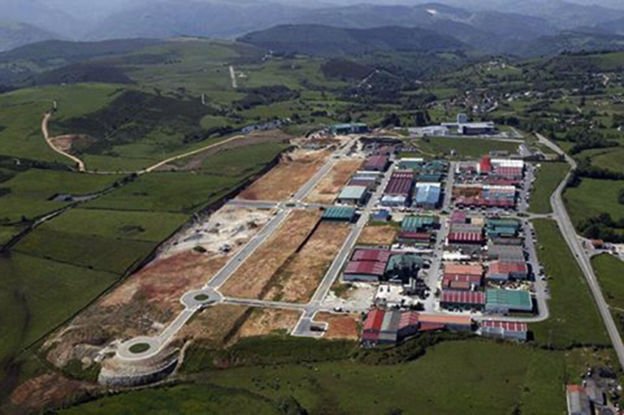 TINEO.- El polígono de La Curiscada se ofrece para acoger TESLA