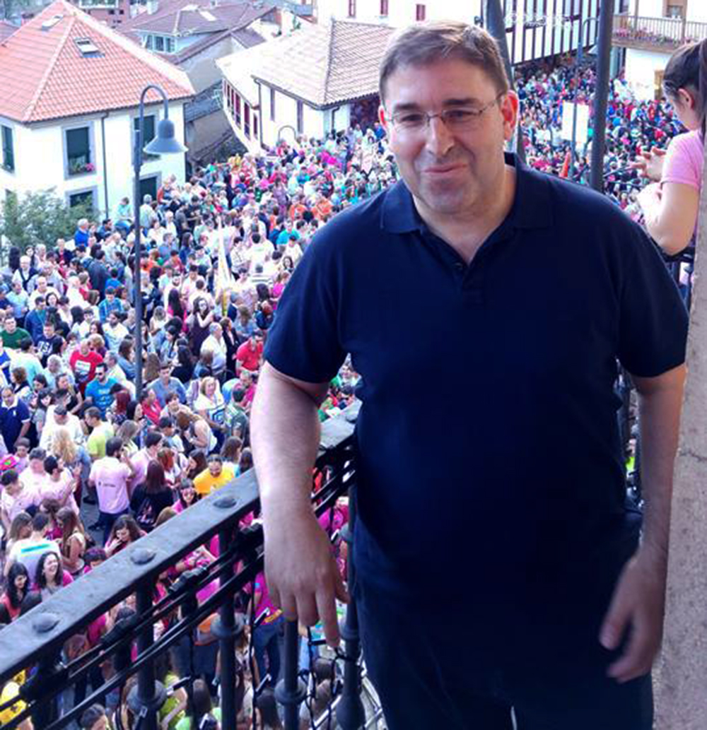 CANGAS DEL NARCEA.- El que fuera profesor en Cangas, Amador Menéndez, Premio Internacional de Ensayo Jovellanos