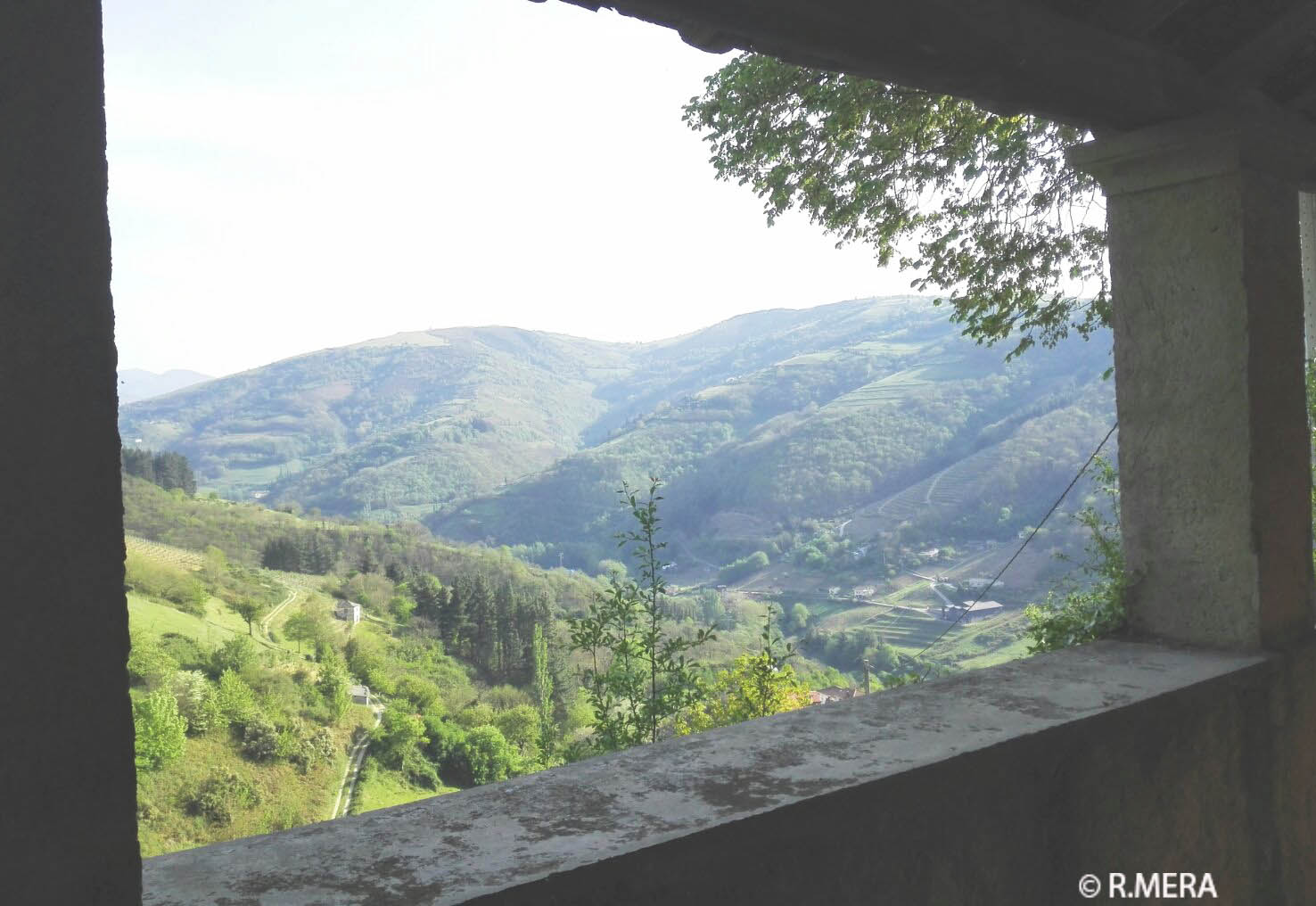 La foto y su pie.- Una mirada al valle