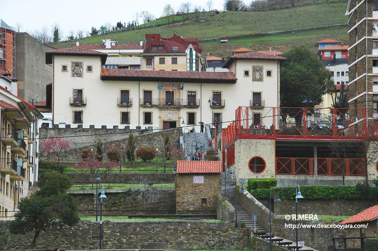 CANGAS DEL NARCEA.- El PSOE cree que Fontaniella (PP) está amortizado y únicamente busca un sillón en Oviedo.