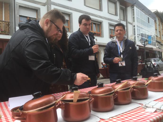 TINEO.- A comer potaje a Navelgas