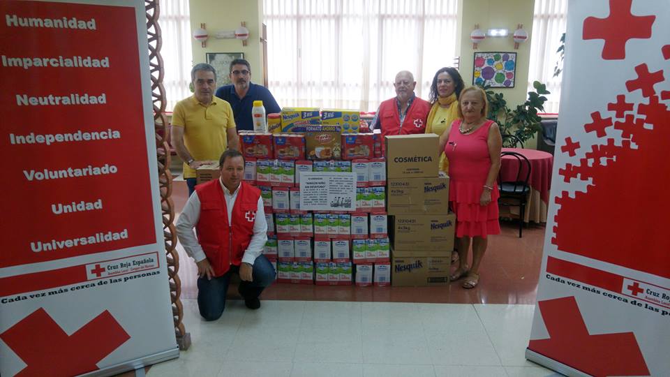 CANGAS DEL NARCEA- El Centro de Mayores entrega más de 400 kilos de alimentos a Cruz Roja