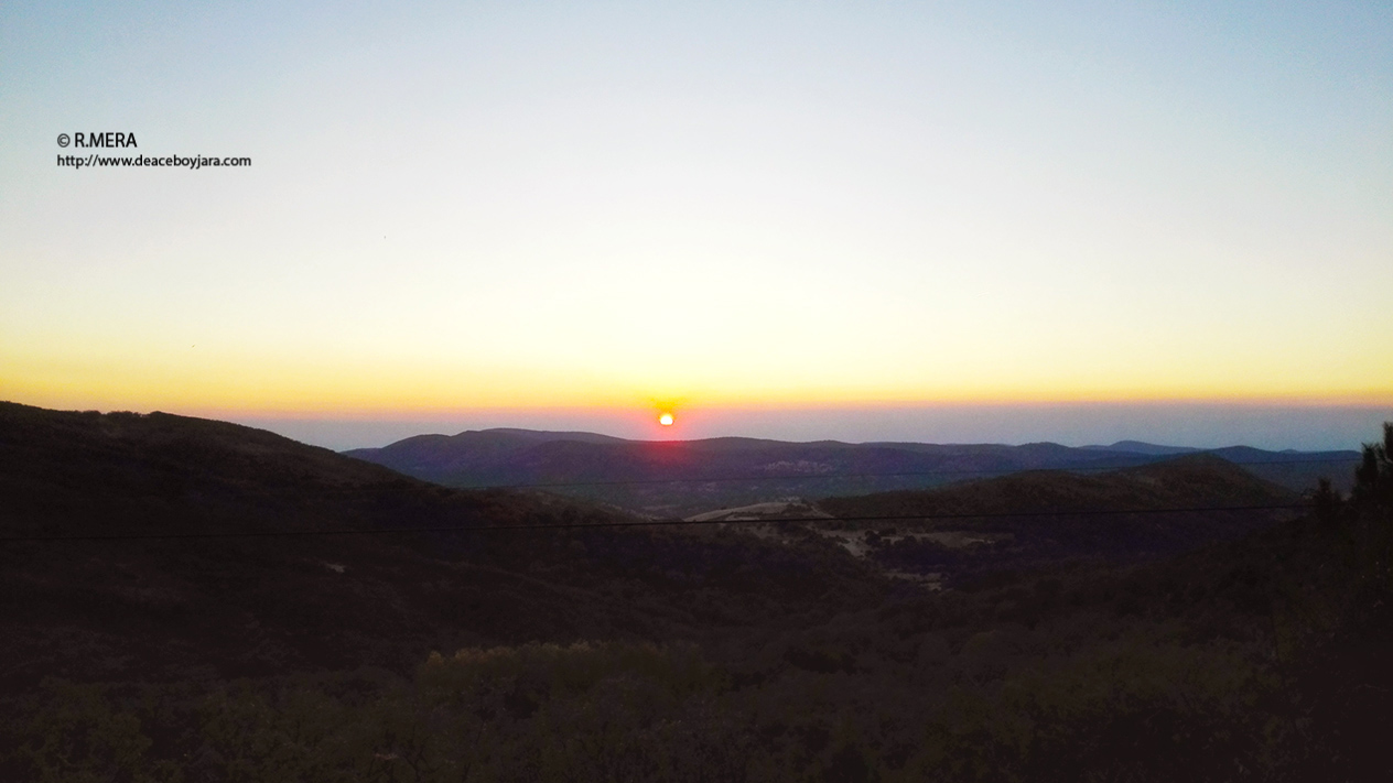 La foto y su pie.- Y el sol se avergonzó