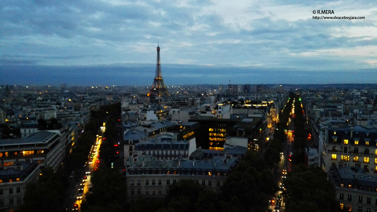 La foto y su pie.- Del atardecer de Larna al de París