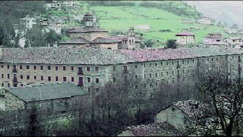 El convento de Corias se muere: solo quedan dos frailes