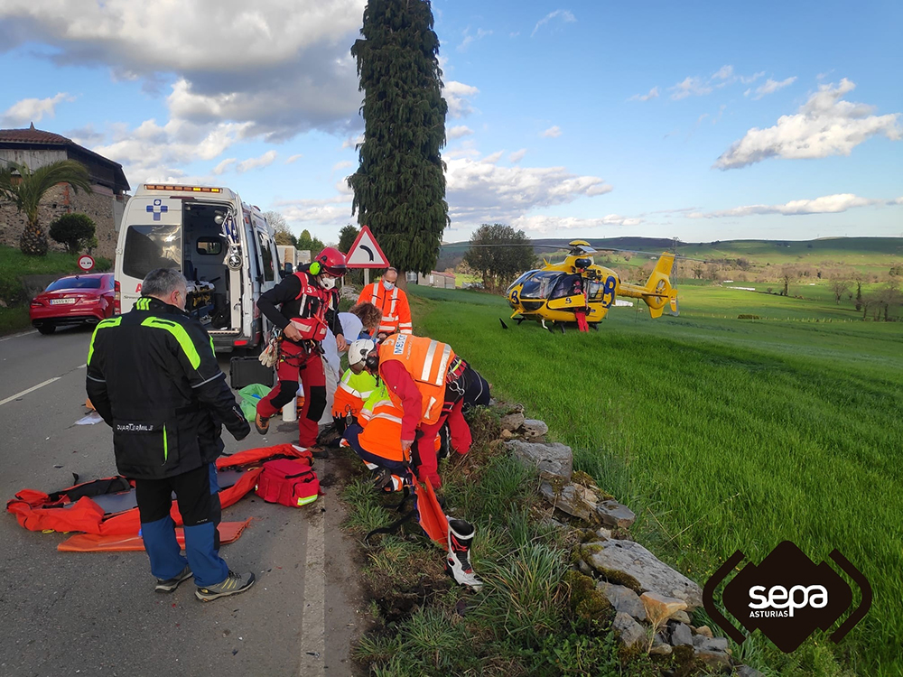 Motorista herido grave en Tineo