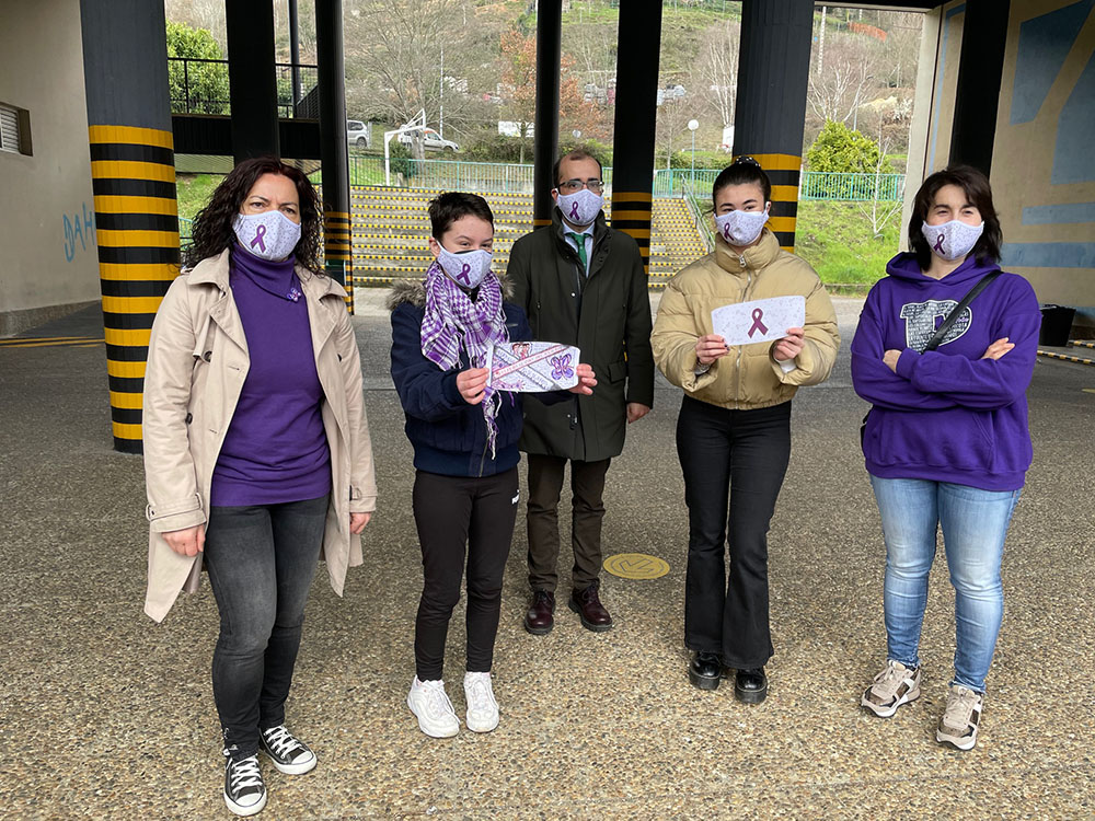 CANGAS.-Mil mascarillas por la igualdad