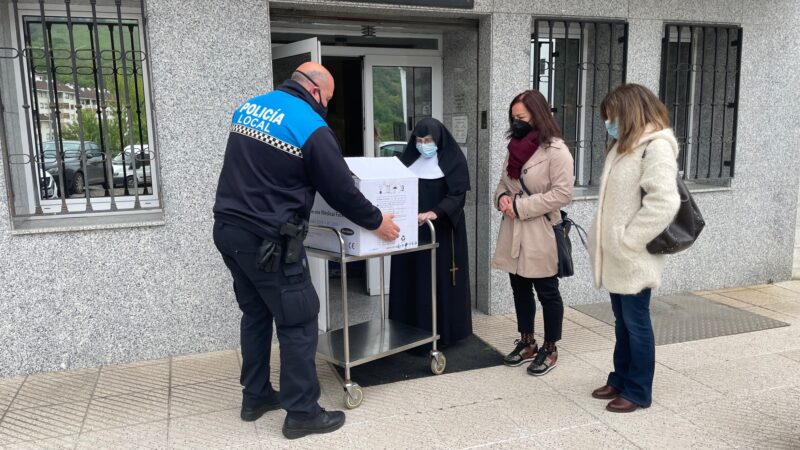 El Ayuntamiento entrega 1.850 mascarillas a la residencia de mayores Hogar San José