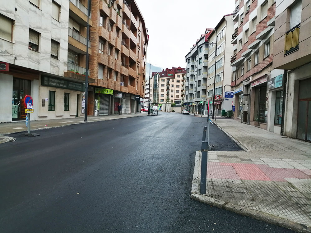 Cosas de Xuan : Bajé a Cangas y me analizaron las obras de la travesía