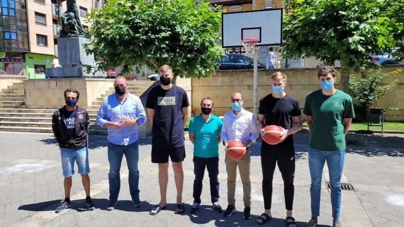 Más de 150 jóvenes  en el campus de verano del Oviedo Baloncesto en Cangas