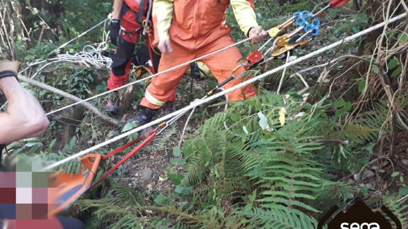 Cae 60 metros por un talud