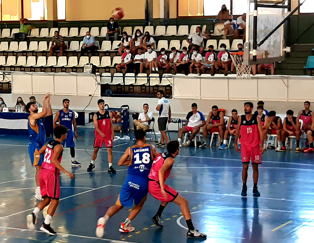 El debut del cangués Jaime Llano