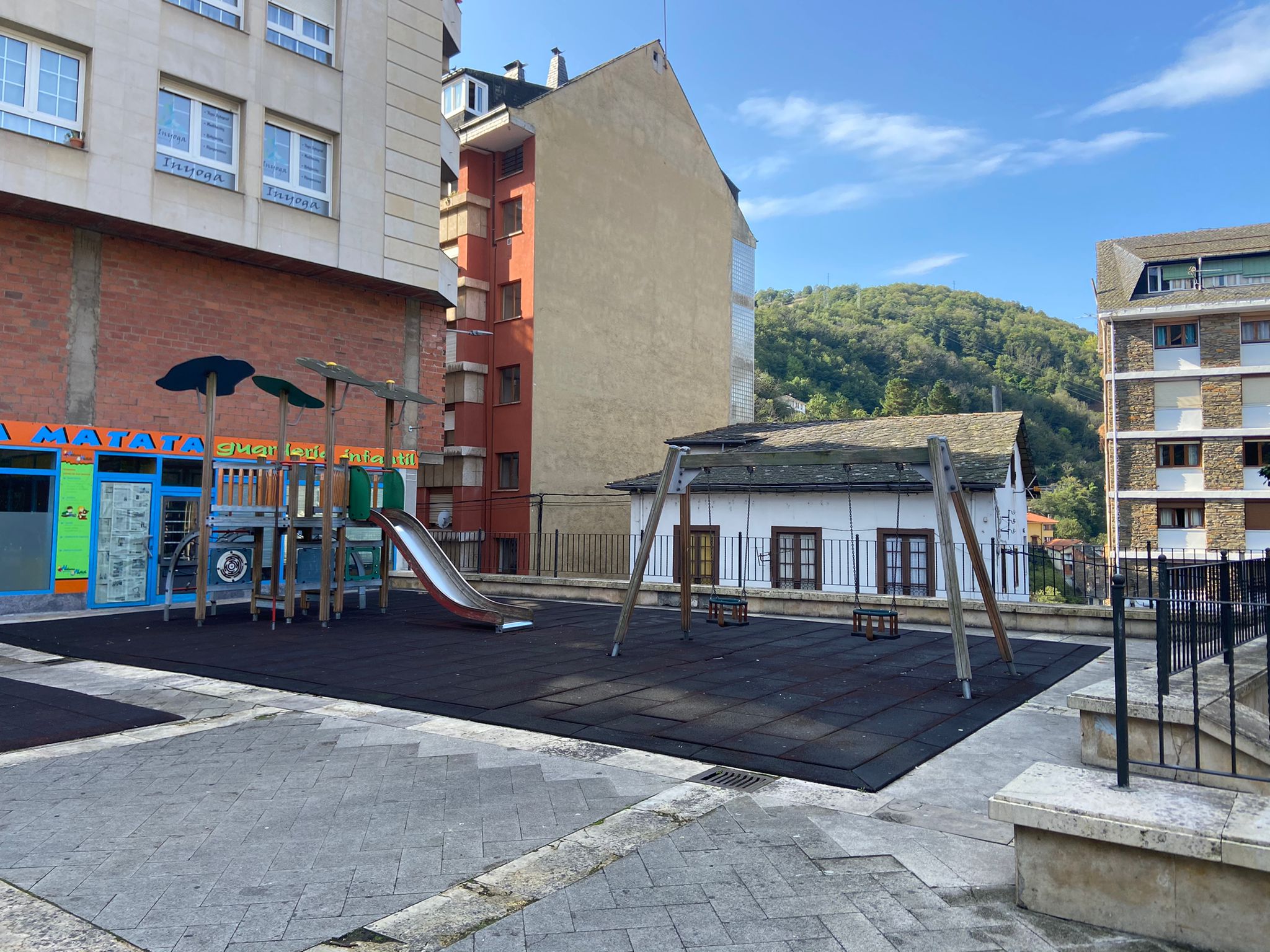 70.000 euros para la renovación de los juegos infantiles del parque del Minero