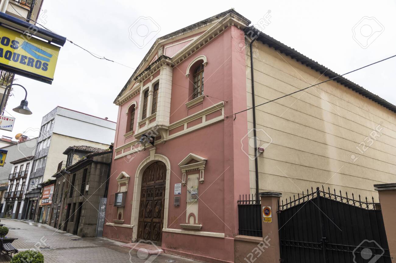 Unos apuntes sobre el Teatro Toreno: de la gloria al abandono