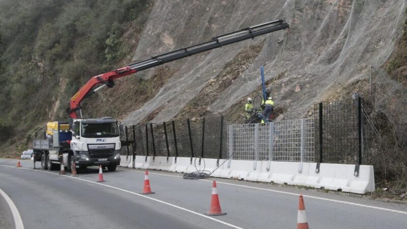 400.000 euros en reparación de daños en la AS-15 en su tramo cangués