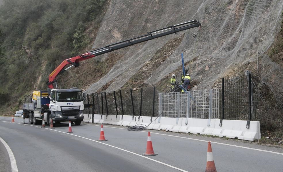 400.000 euros en reparación de daños en la AS-15 en su tramo cangués