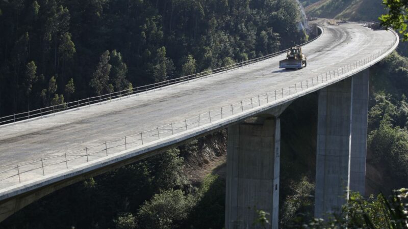 Carreteras: “Izquierda, izquierda, derecha, derecha, adelante, atrás; un, dos tres”