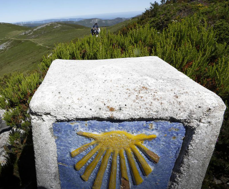 Tineo moderniza las señales del Camino