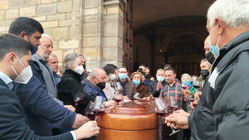 A Maese Antón que sin pasar por la Universidad ha sabido sentar cátedra