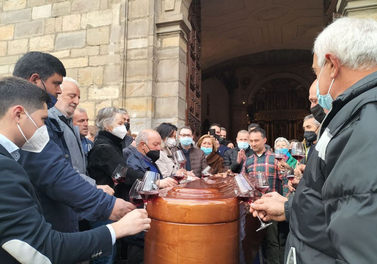 A Maese Antón que sin pasar por la Universidad ha sabido sentar cátedra