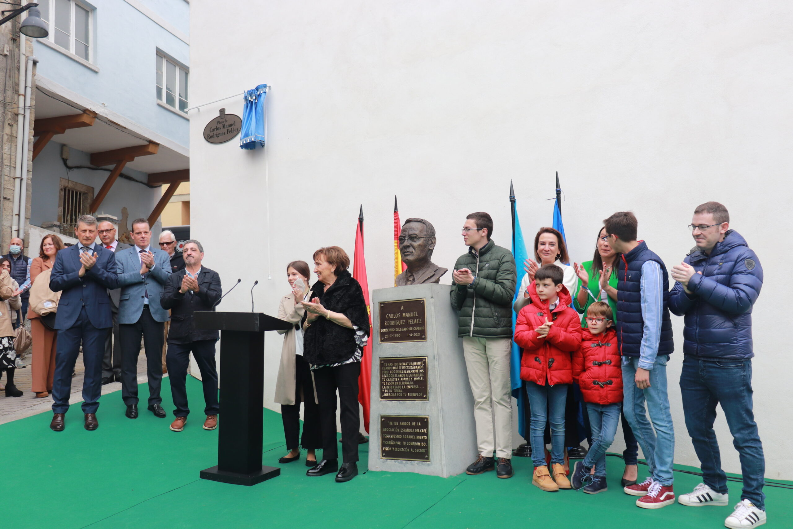 TINEO homenajea a Carlos Manuel Rodríguez, consejero delegado que fue de Cafento