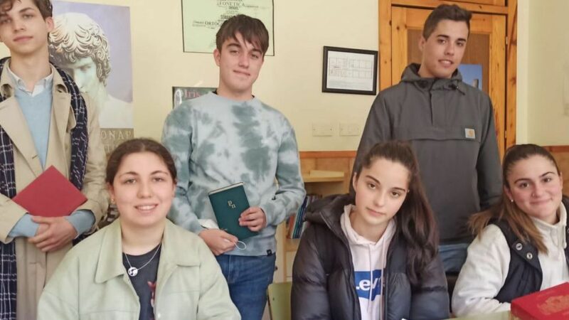 CANGAS DEL NARCEA: Los alumnos del Bachiller de Humanidades no tienen quien le enseñe Latín