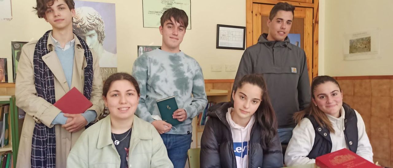 CANGAS DEL NARCEA: Los alumnos del Bachiller de Humanidades no tienen quien le enseñe Latín