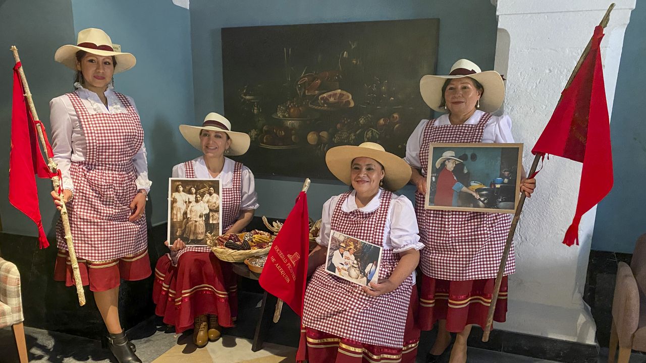 CANGAS DEL NARCEA: Las cocineras de Arequipa (Perú) premiadas en FéminAs