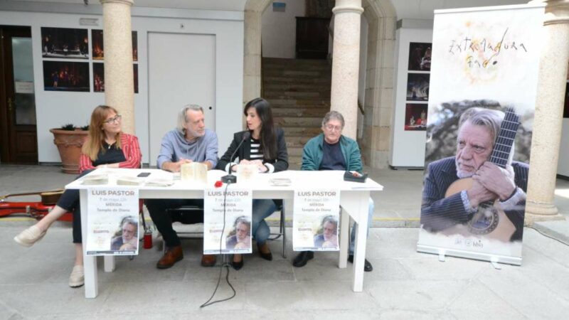 Luis Pastor  presenta mañana, en el templo de Diana emeritense, su nuevo disco “Extremadura Fado”