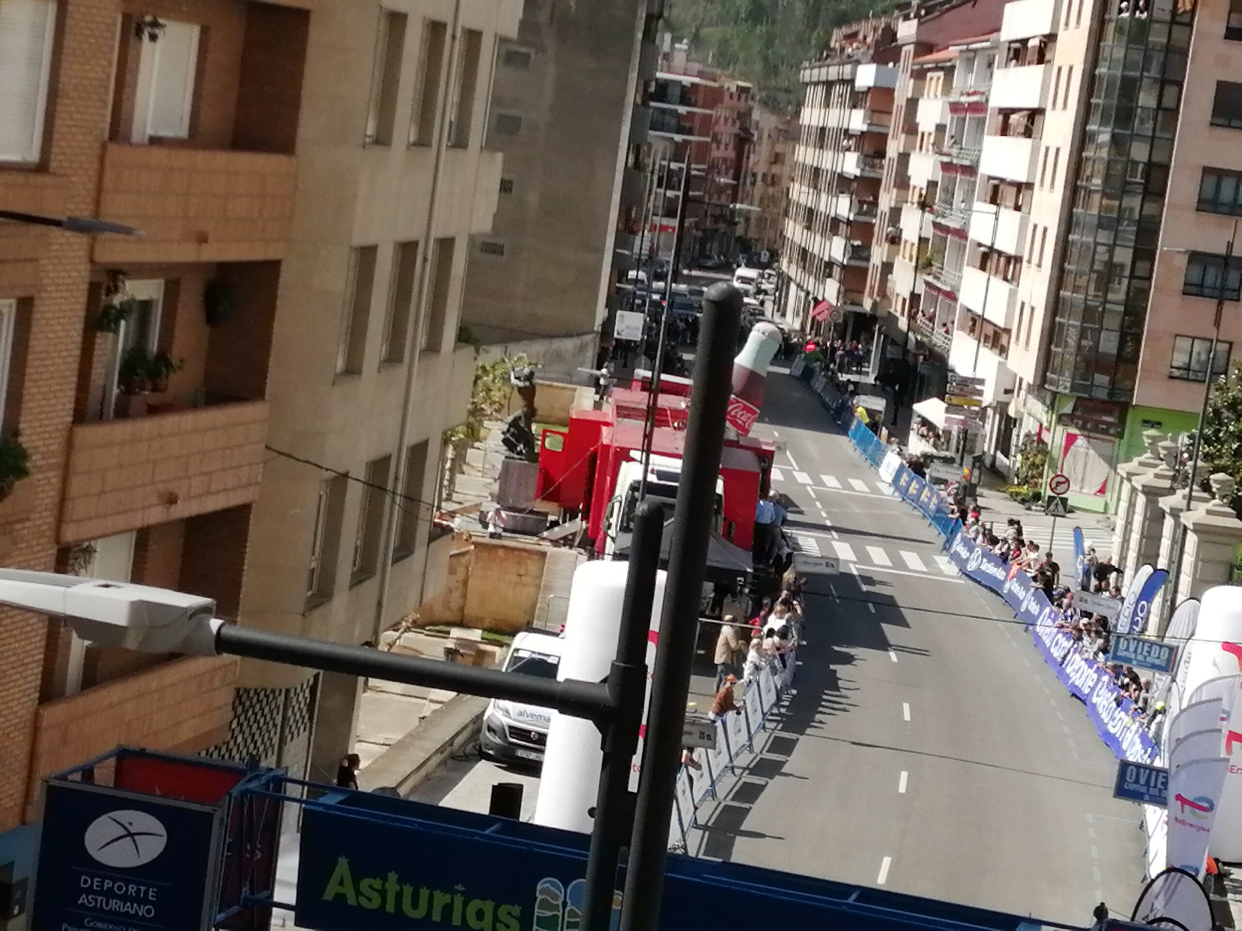 Cangas. Más aparato en la llegada de la vuelta que espectadores