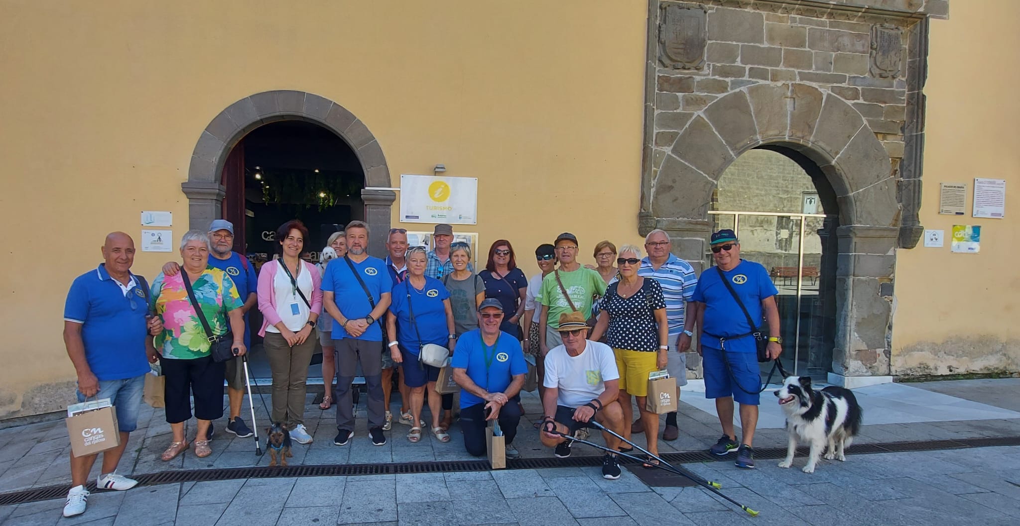 Caravanistas en Cangas