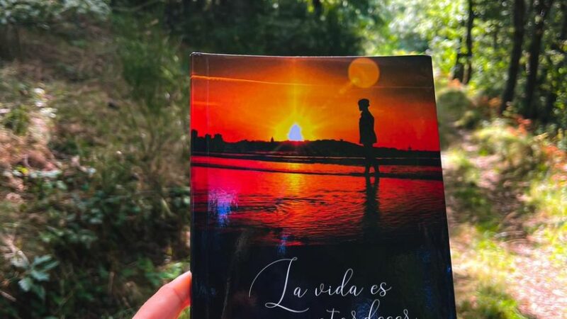 “La vida es como un atardecer” un libro de la canguesa María Martínez