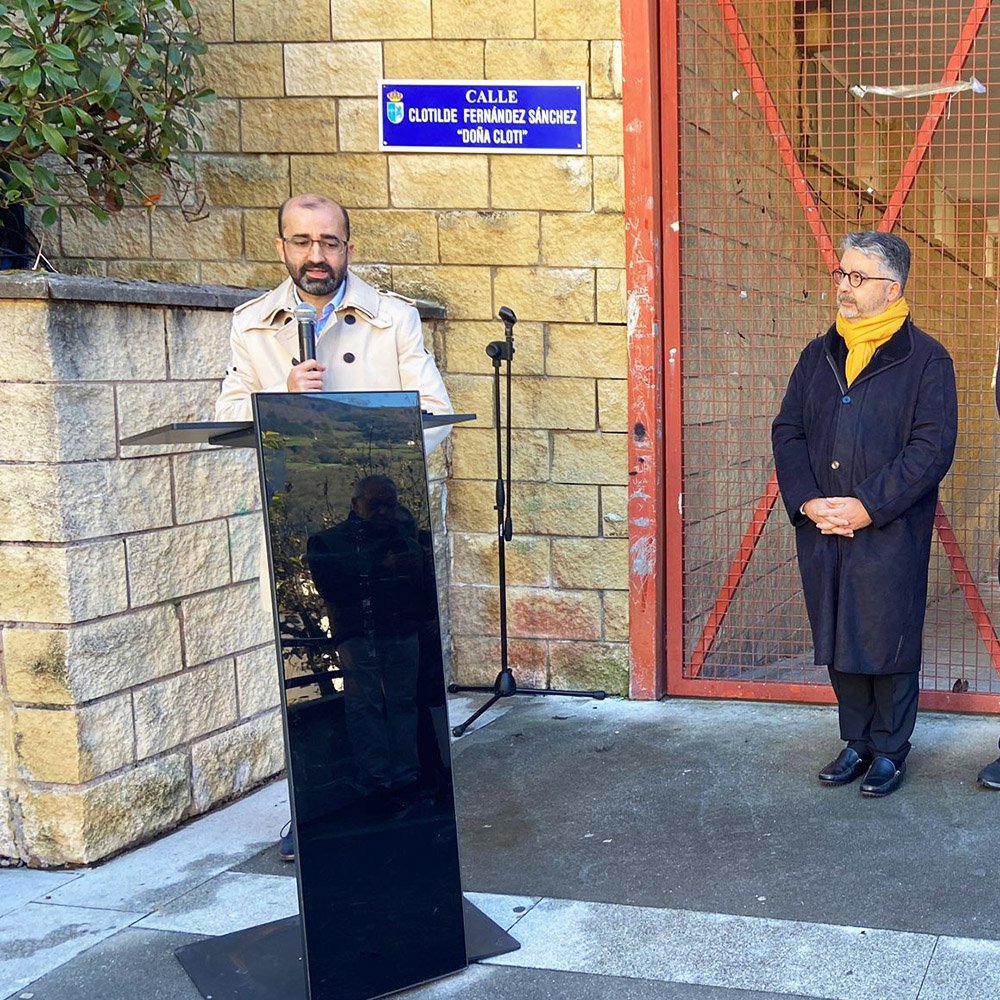 Cangas del Narcea dedica una calle a la maestra ‘Doña Cloti’