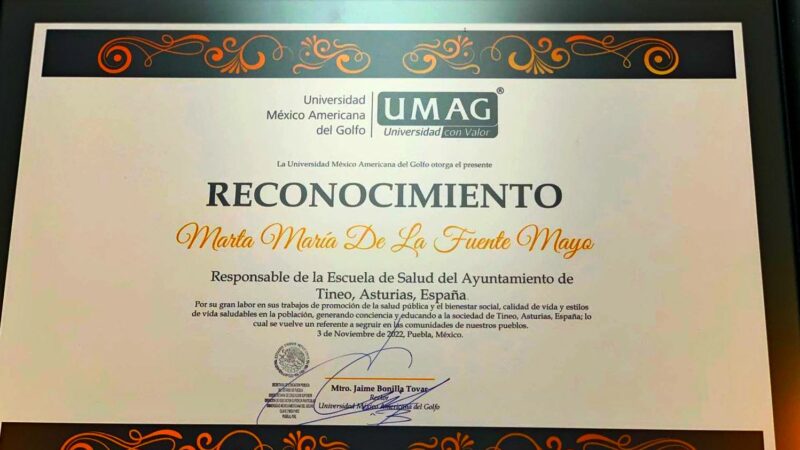 La Universidad Mexicana Americana del Golfo, premia a la tinetense Marta de la Fuente