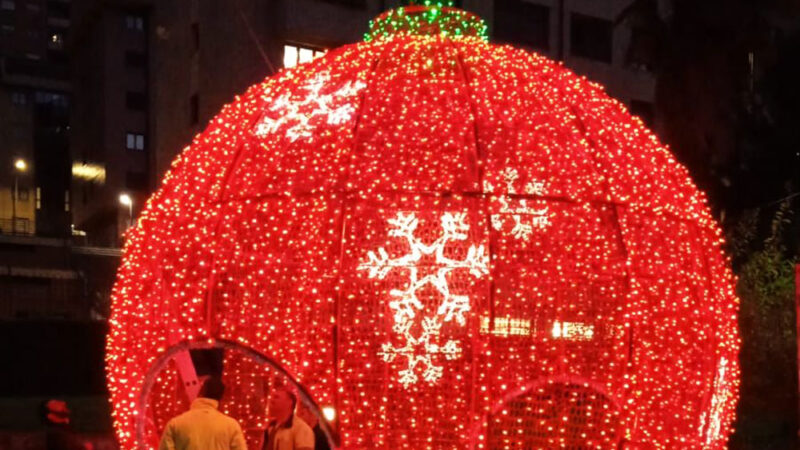 CANGAS DEL NARCEA.-Una tirada de voladores anunciará hoy el encendido navideño a las 8 de la tarde